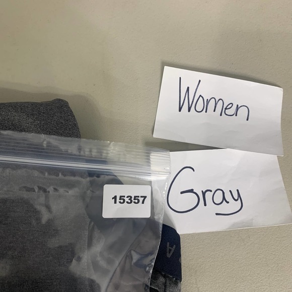 Under Armour Womens Jacket Size Large Gray Fitness Workout Track HeatGear‎ - Picture 11 of 11